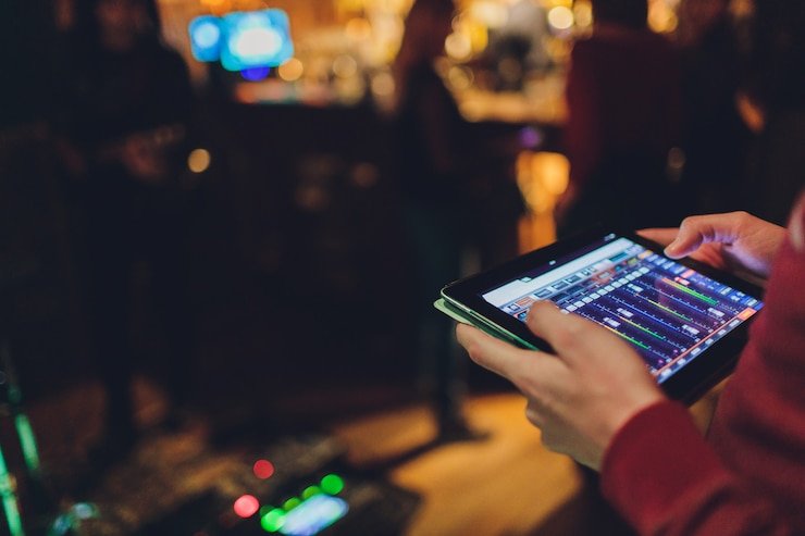 Layar instalasi aplikasi starwin777 di perangkat Android menunjukkan proses verifikasi keamanan